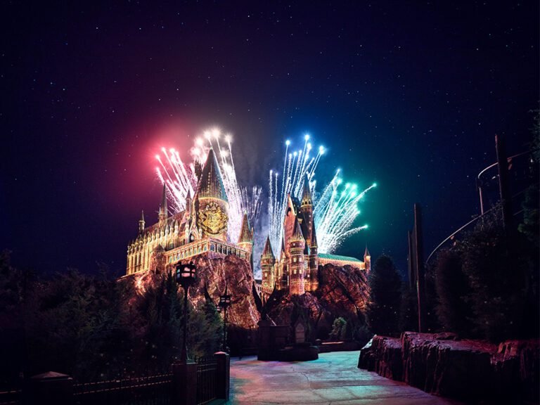 Espetáculo no castelo, apresentação noturna na lagoa e desfile no Universal Orlando Resort!