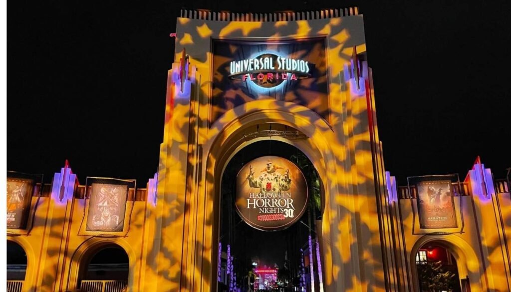 scare zones halloween horror nights - scare zones