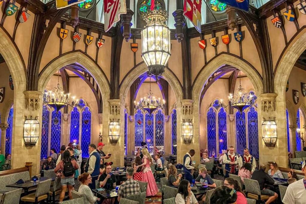 Encontro com as Princesas da Disney no restaurante Cinderella's Royal Table