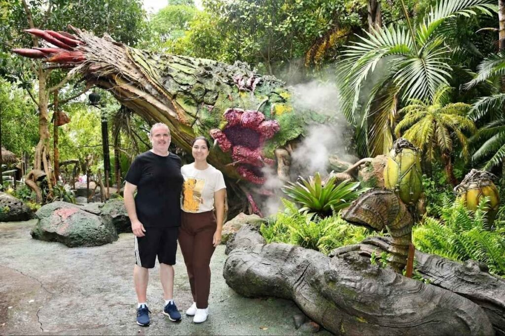 Eu e Bruna no "World of Avatar" do Animal Kingdom